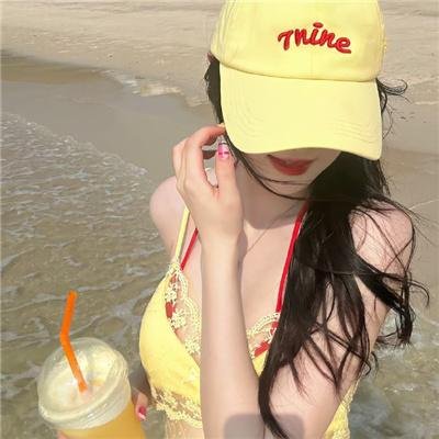 巫毒少女海报